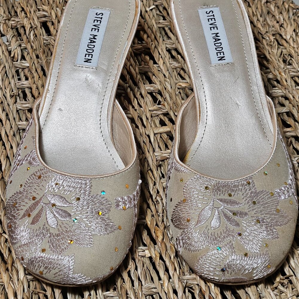 STEVE MADDEN Embroidered Heels, Women's size 7.5